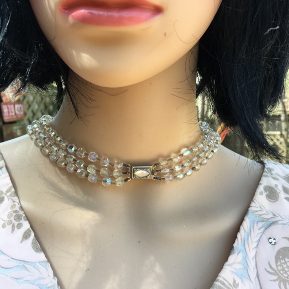 VINTAGE 1950’s IRIDESCENT GLASS BEADED NECKLACE - Picture 6 of 7